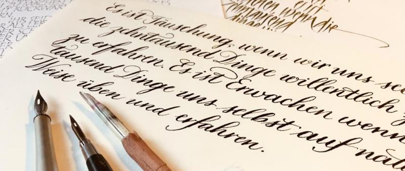 Kalligrafie Basics: Die Kunst des schönen Schreibens